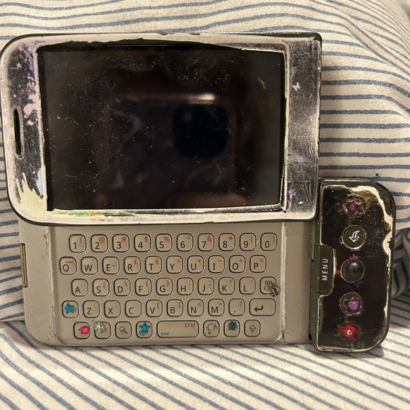 HTC Dream Google G1 (DREA100) 128MB (T-Mobile) Black Android Smartphone (PARTS) - Picture 4 of 8